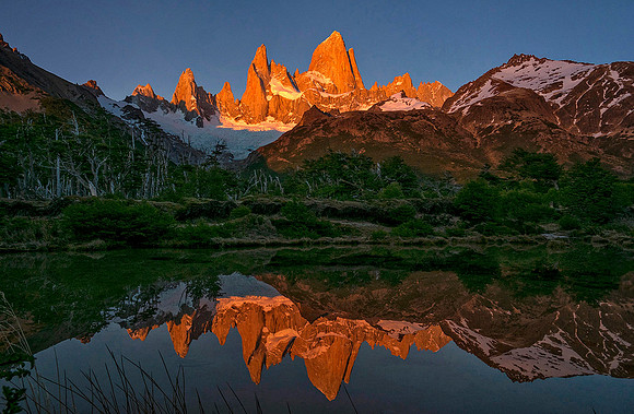 Reflection of Fitz Roy Massif at first light - DSC07576K