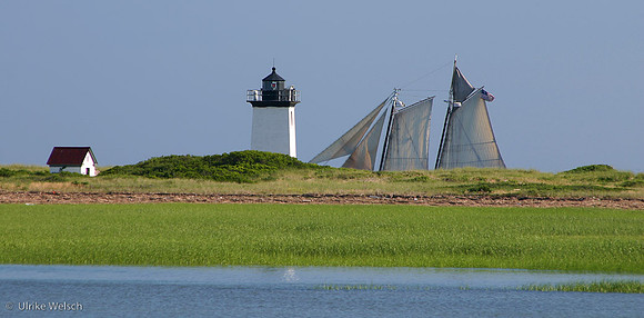 Schooner near Wood End Light, Cape Cod: 100_0002