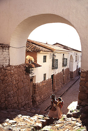 Scene in historic village Chinchero, Peru: PL.CuR7_2