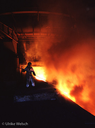 worker at Iron Refineryat 'Aco Minas', Minas Gerais, Brazil: BzL31_6