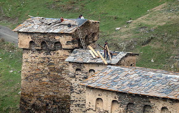 Repair of Defense Towers i n Ushguli:  DSC06324