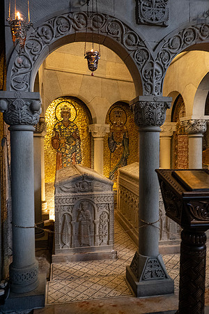 Tombs of Mirian and Nana:  DSC04346