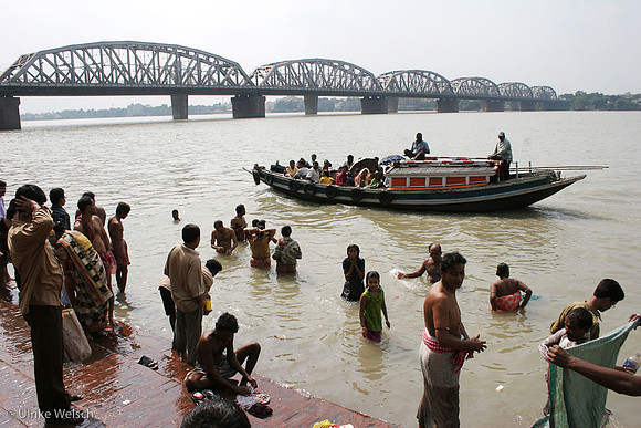 bathing in river : IMG_9692
