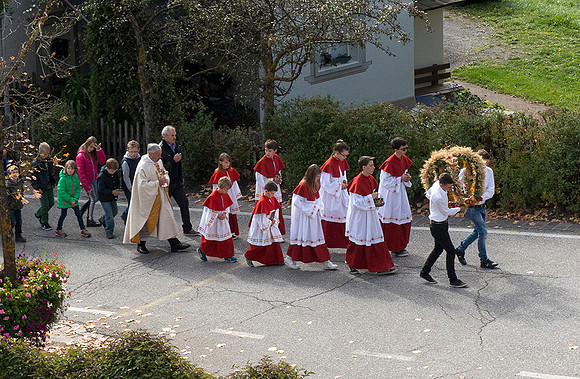 Thanksgiving Procession St Peter, Northern Italy: P1090864