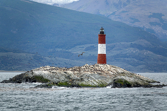 Les Eclaireurs Lighthouse in Beagle Canal  : DSC09383