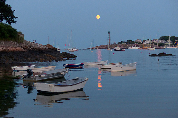 Super-Super Moon rising gently over Marblehead Harbor : P1030119